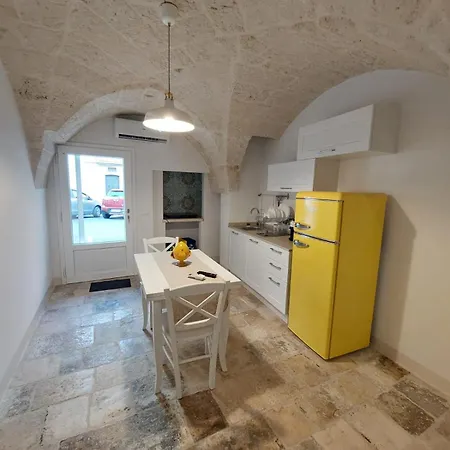 Corso Perrini, 68 * Fasano